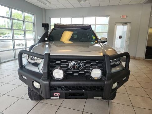 Used 2023 Toyota Tacoma TRD Off-Road w/ TRD Premium Off Road Package AWD/4WD image 3