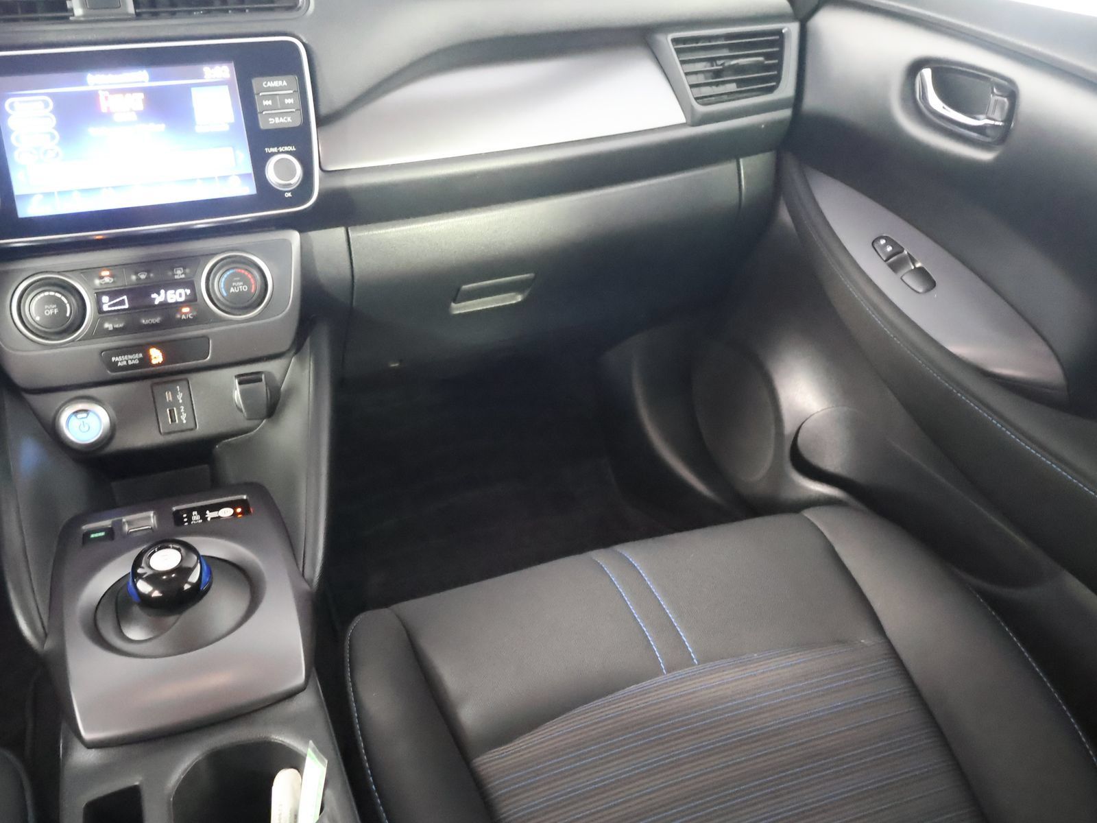 Used 2025 Nissan Leaf S FWD image 29