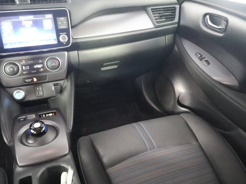 Used 2025 Nissan Leaf S FWD image 29