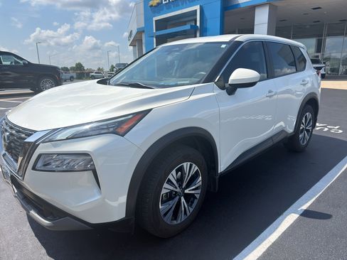 Used 2023 Nissan Rogue SV FWD image 1