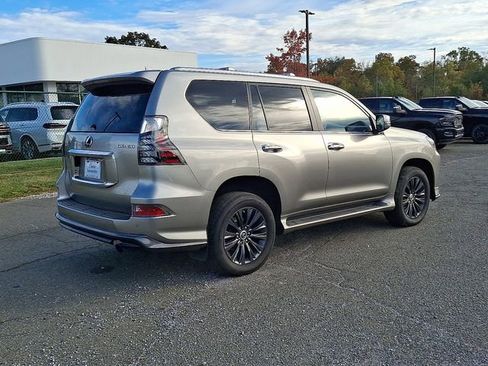 Used 2023 Lexus GX 460 Premium w/ Accessory Package AWD/4WD image 9