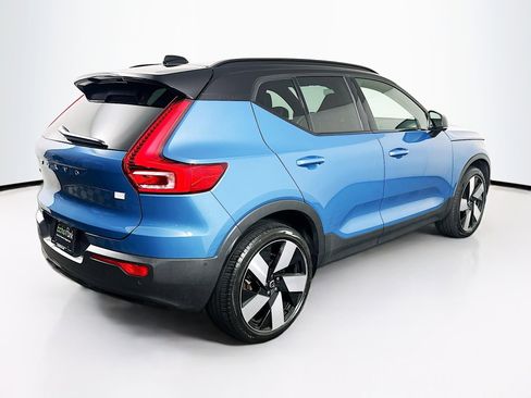 Used 2023 Volvo XC40 Recharge Ultimate image 9