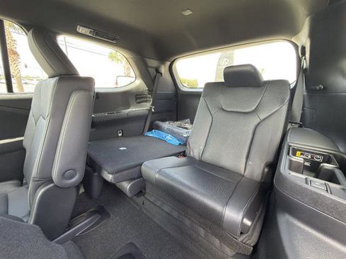 New 2026 Lexus TX 500h AWD image 10