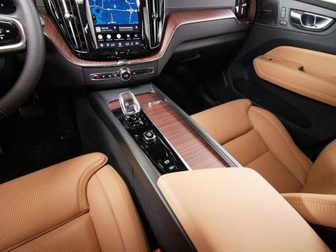 Certified 2025 Volvo XC60 B5 Ultra w/ Protection Package Premier AWD/4WD image 10