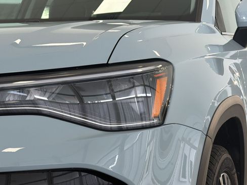 New 2026 Volkswagen Taos SE FWD image 11