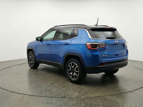 Used 2025 Jeep Compass Trailhawk image 6