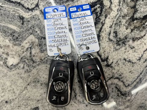 Used 2019 Buick Enclave Essence FWD image 12