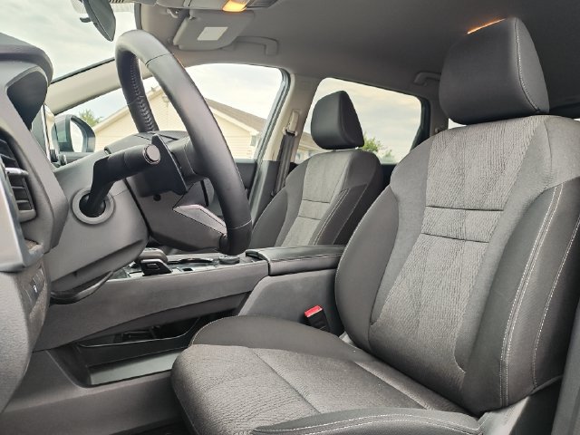 Certified 2025 Nissan Rogue SV AWD/4WD image 13