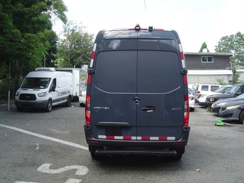 Used 2019 Mercedes-Benz Sprinter 144 image 5
