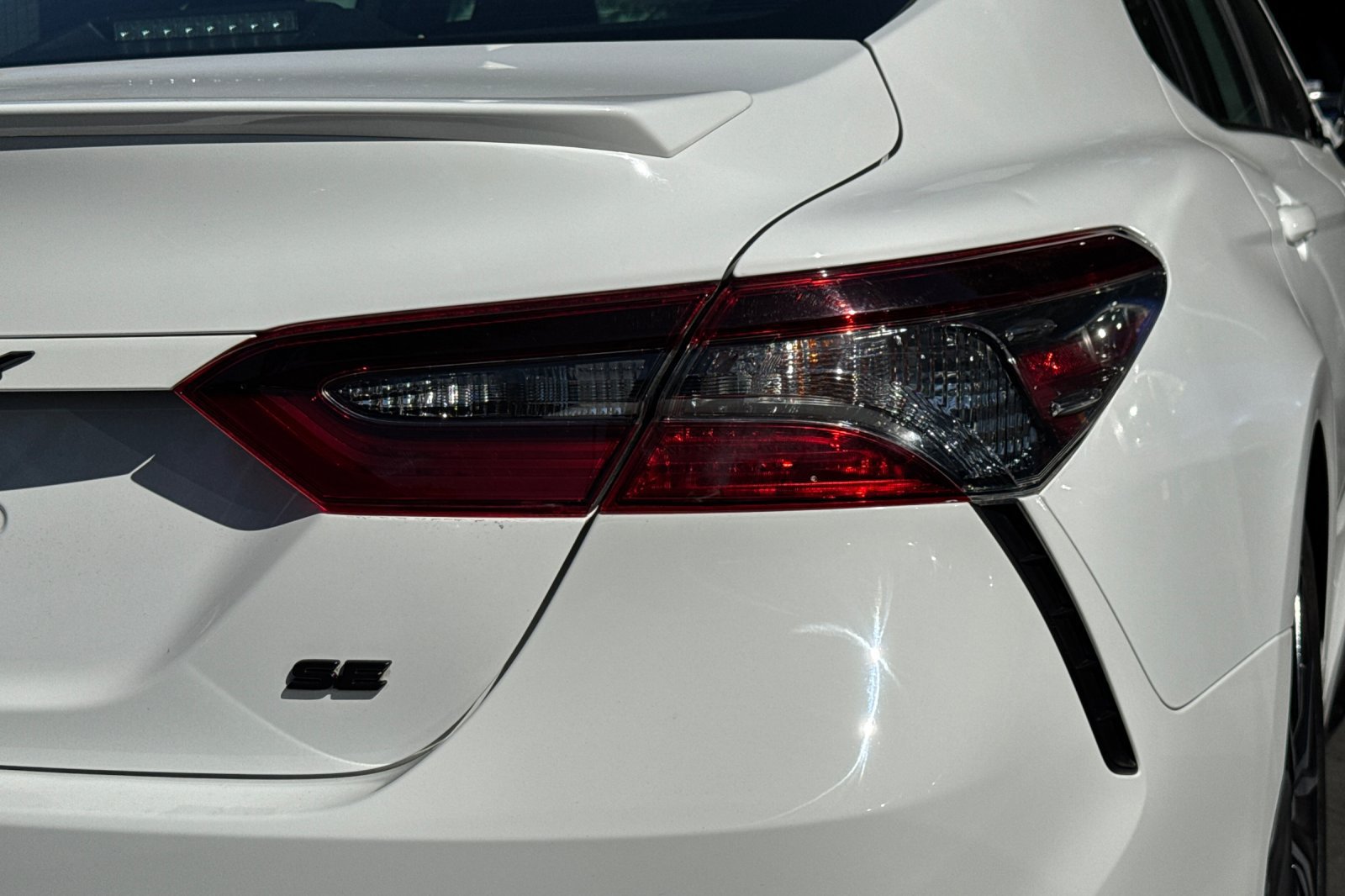 Used 2021 Toyota Camry SE w/ Convenience Package FWD image 8