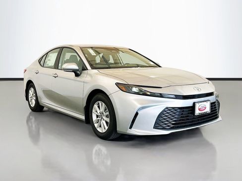 New 2025 Toyota Camry LE w/ Convenience Package FWD image 3