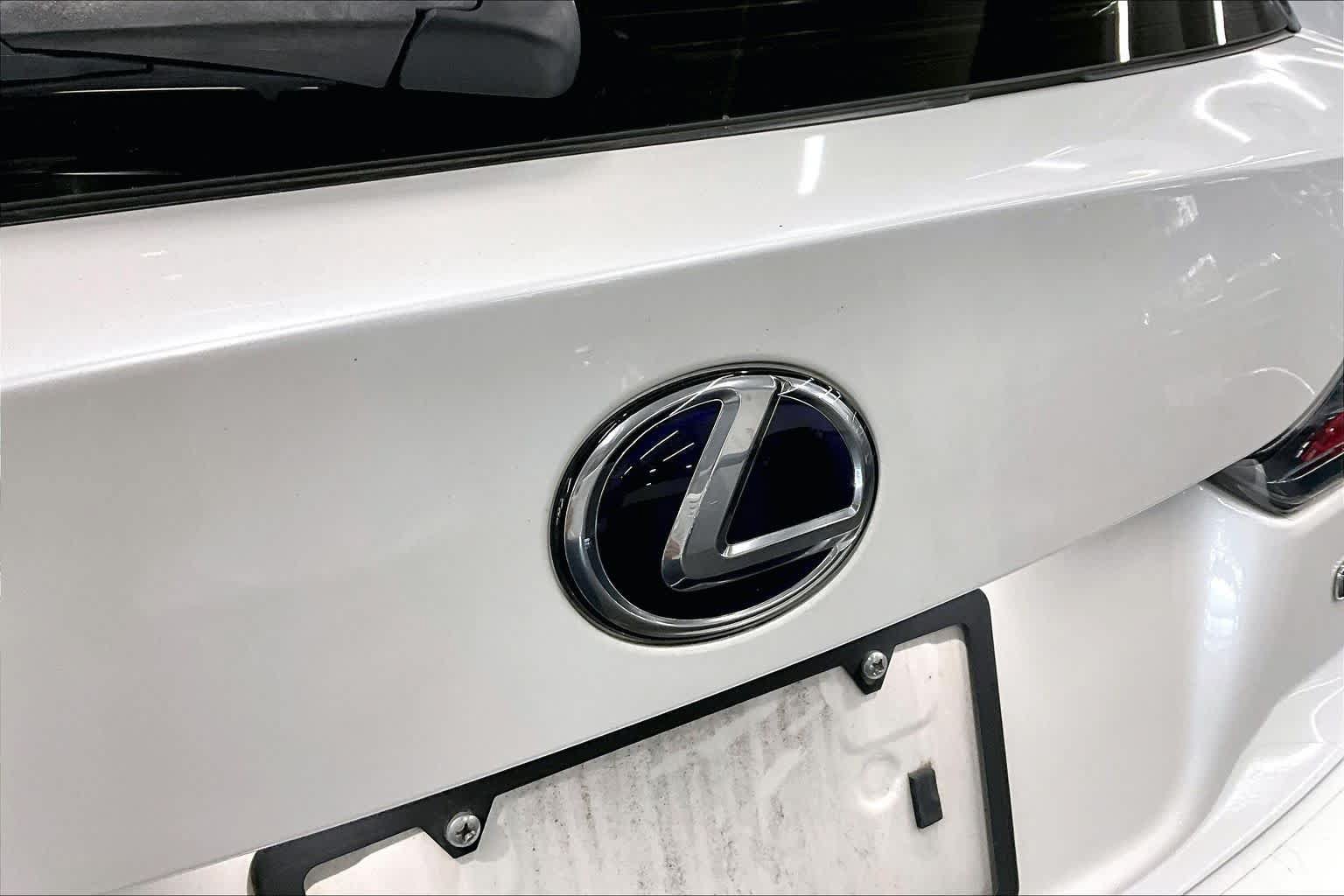 Used 2017 Lexus CT 200h w/ Seat Comfort Package FWD image 30