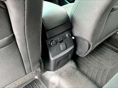 Used 2017 Ford Explorer XLT AWD/4WD image 11