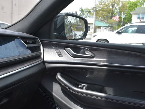 Used 2022 Jeep Grand Cherokee Overland AWD/4WD image 16