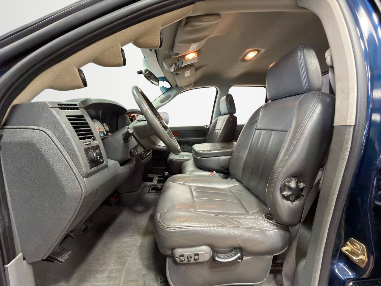 Used 2006 Dodge Ram 2500 Truck SLT AWD/4WD image 13