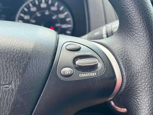 Used 2020 Nissan Pathfinder S AWD/4WD image 24