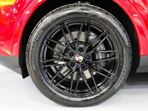 New 2026 Porsche Cayenne Coupe image 11