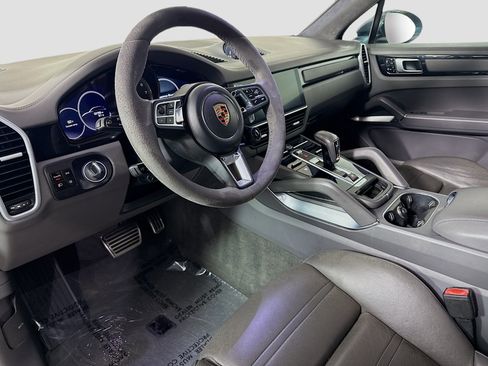 Used 2019 Porsche Cayenne Turbo image 21
