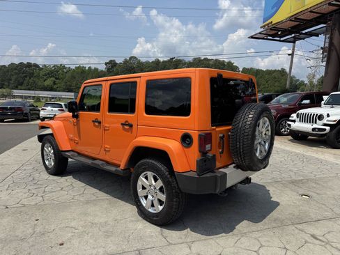 Used 2012 Jeep Wrangler Unlimited Sahara w/ Connectivity Group AWD/4WD image 10