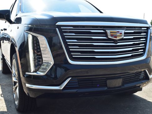 New 2025 Cadillac Escalade Premium Luxury Platinum w/ LPO, Floor Liner Package image 30