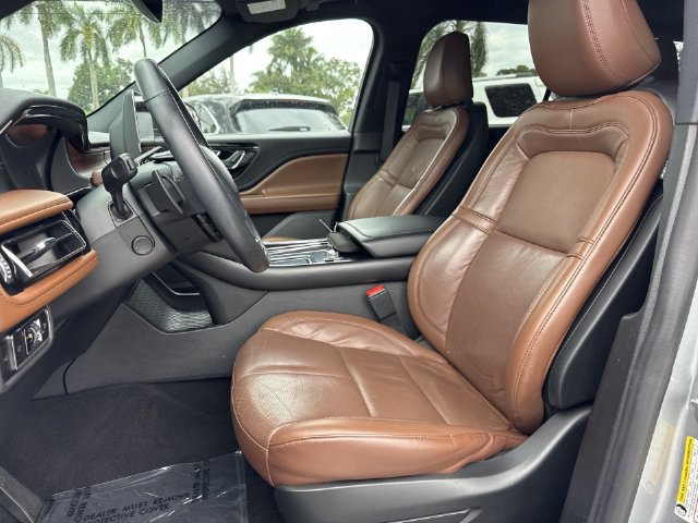 Used 2023 Lincoln Aviator Reserve RWD image 11