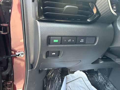 Used 2025 Nissan Sentra SV w/ All-Weather Package image 17