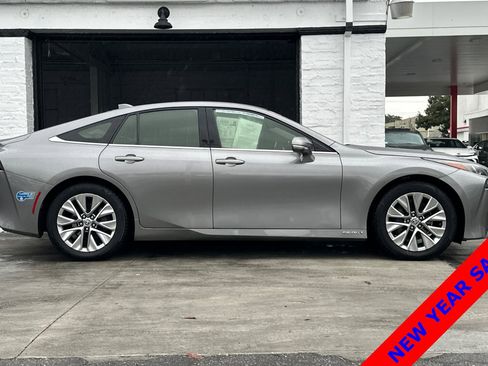 Used 2021 Toyota Mirai XLE image 3