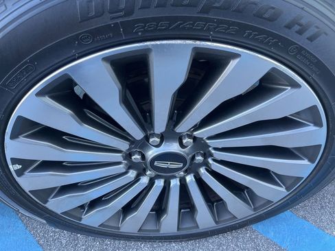 Used 2019 Lincoln Navigator Reserve image 33