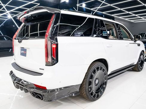 Used 2024 Cadillac Escalade Sport Platinum w/ LPO, ONYX Package image 19