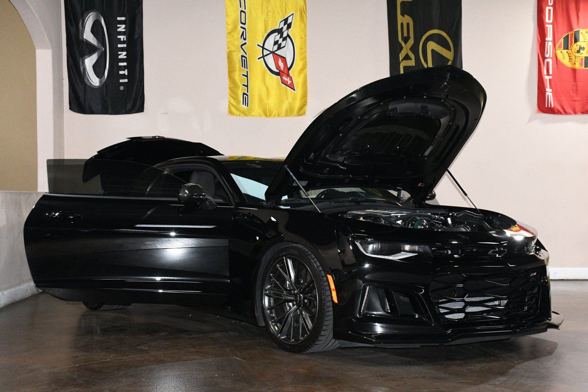 Used 2020 Chevrolet Camaro ZL1 RWD image 89
