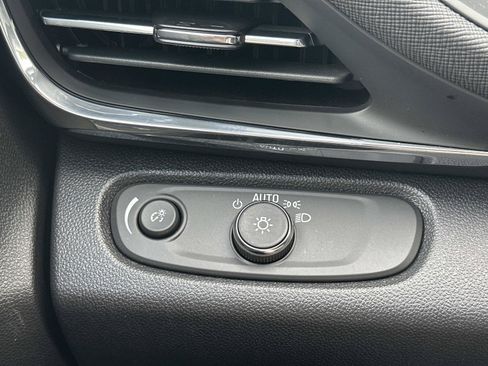 Certified 2024 Buick Envista Preferred FWD image 25