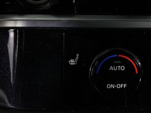 Certified 2022 Nissan Pathfinder SL FWD image 26