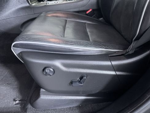 Used 2012 Jeep Grand Cherokee Overland image 13