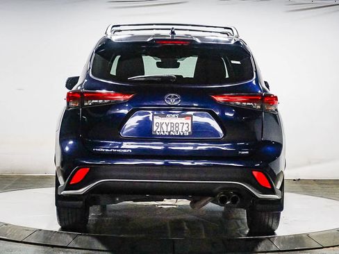 Used 2021 Toyota Highlander XSE image 9