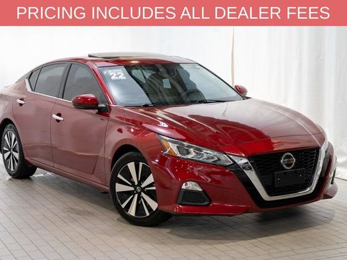 Used 2022 Nissan Altima 2.5 SV w/ SV Premium Package FWD image 1