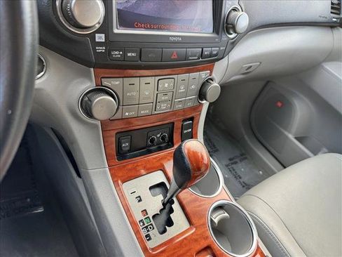 Used 2010 Toyota Highlander Limited image 15