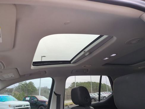 Used 2021 Chevrolet Traverse Premier w/ Redline Edition image 25