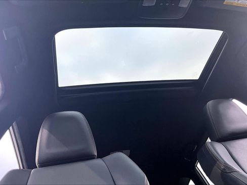 Used 2018 Toyota RAV4 SE image 13