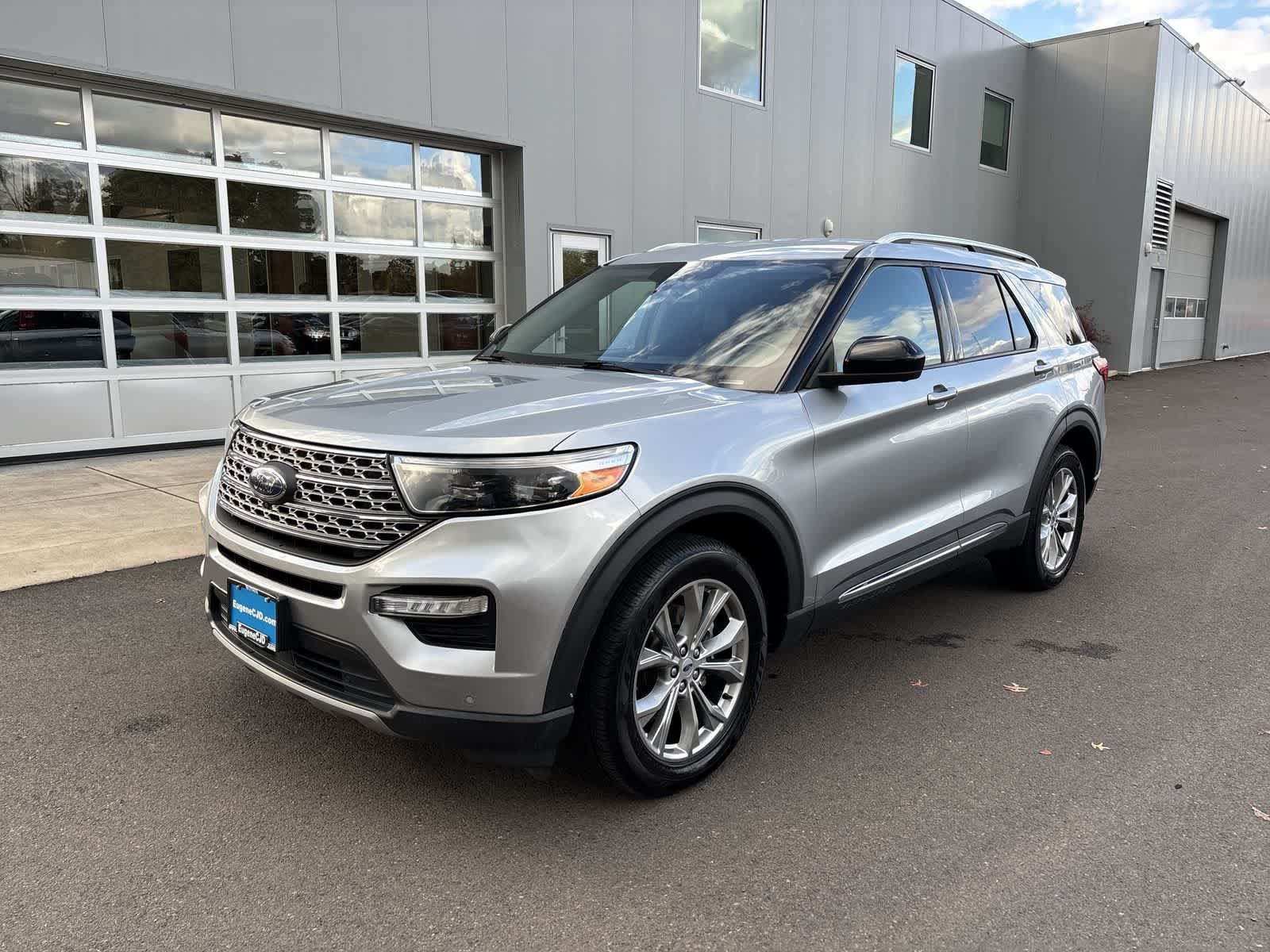 Used 2023 Ford Explorer Limited AWD/4WD image 1