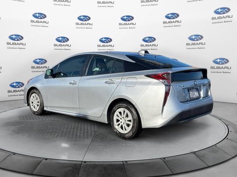 Used 2016 Toyota Prius Two FWD image 4
