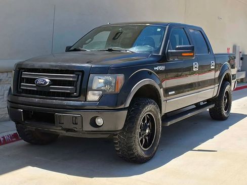 Used 2014 Ford F150 FX4 w/ Equipment Group 401A Mid AWD/4WD image 8