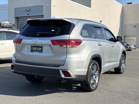Used 2018 Toyota Highlander Limited Platinum AWD/4WD image 4