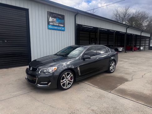 Used 2017 Chevrolet SS image 1