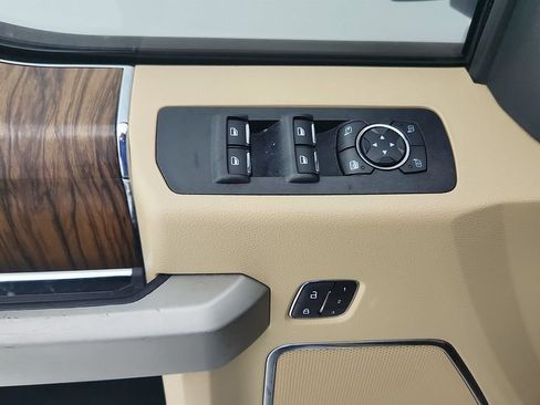 Used 2019 Ford F150 Lariat RWD image 26