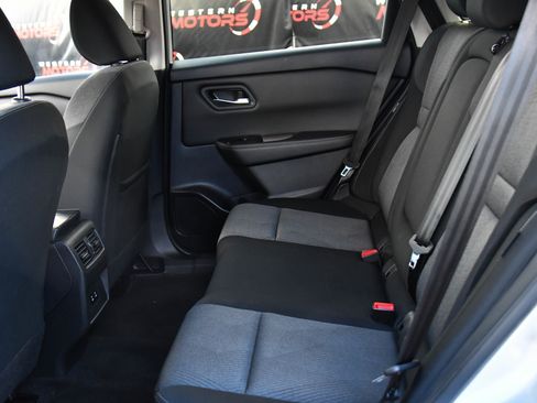 Used 2024 Nissan Rogue SV image 35