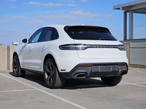 Used 2023 Porsche Macan Turbo image 3