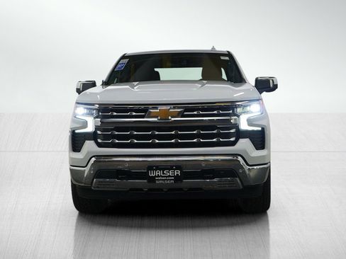 Used 2024 Chevrolet Silverado 1500 LTZ w/ Z71 Off-Road Package AWD/4WD image 9