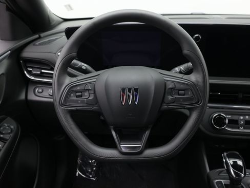 Used 2026 Buick Envista Preferred FWD image 29