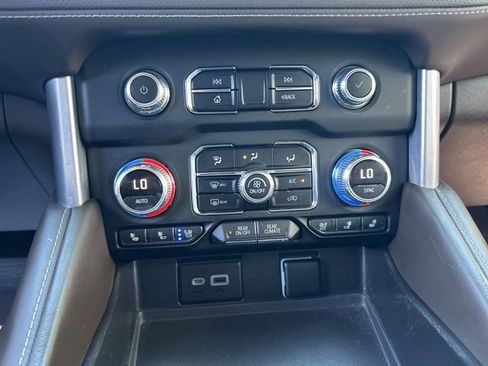 Used 2022 GMC Yukon SLT w/ SLT Luxury Package AWD/4WD image 37