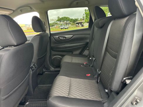 Used 2020 Nissan Rogue SV image 15